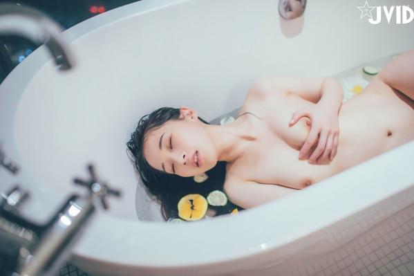    JVID-婕咪-日租女友：游乐园浪漫约会与诱惑床照，清纯与大尺度的双重极致视觉体验第140张图片