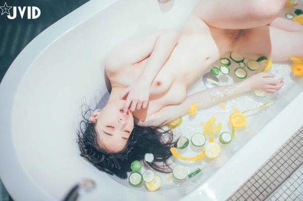    JVID-婕咪-日租女友：游乐园浪漫约会与诱惑床照，清纯与大尺度的双重极致视觉体验第145张图片