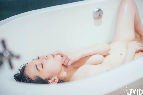    JVID-婕咪-日租女友：游乐园浪漫约会与诱惑床照，清纯与大尺度的双重极致视觉体验第155张图片