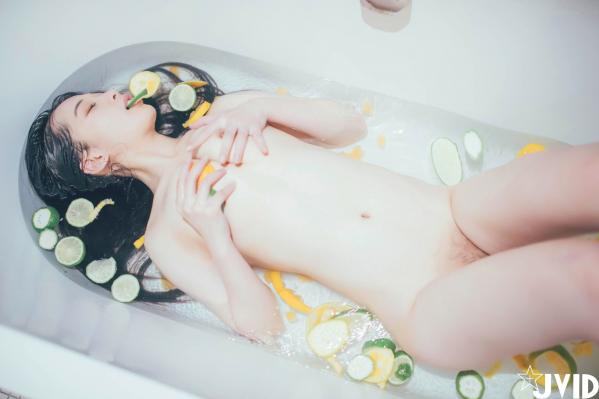    JVID-婕咪-日租女友：游乐园浪漫约会与诱惑床照，清纯与大尺度的双重极致视觉体验第156张图片