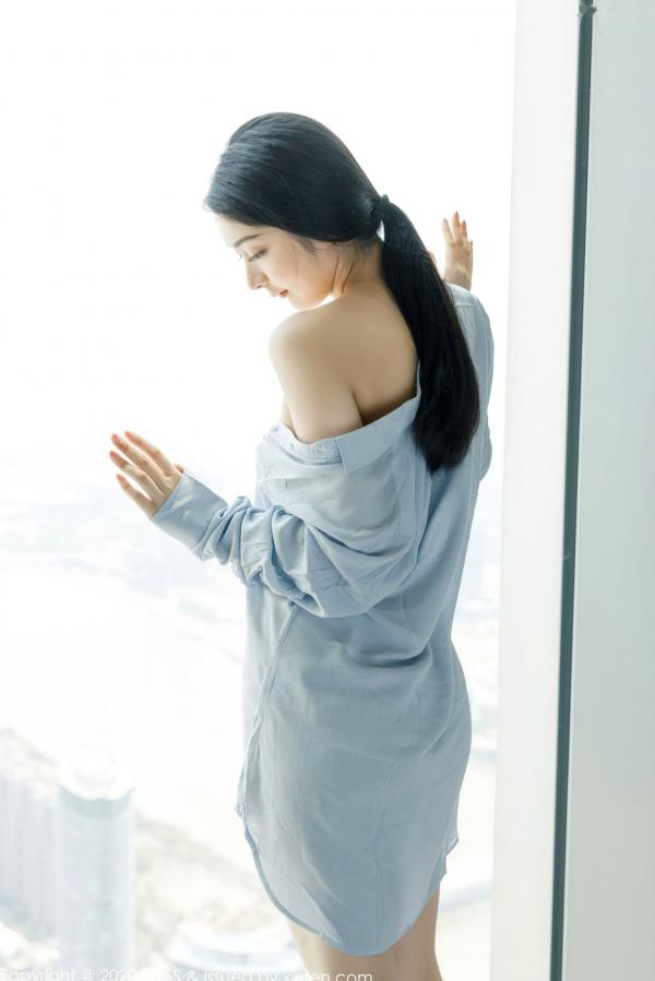    IMiss爱蜜社499期：小热巴居家私房写真，浅色衬衫下美腿诱惑，尽显清纯风情，无圣光大尺度呈现，极致温柔与性感并存第15张图片