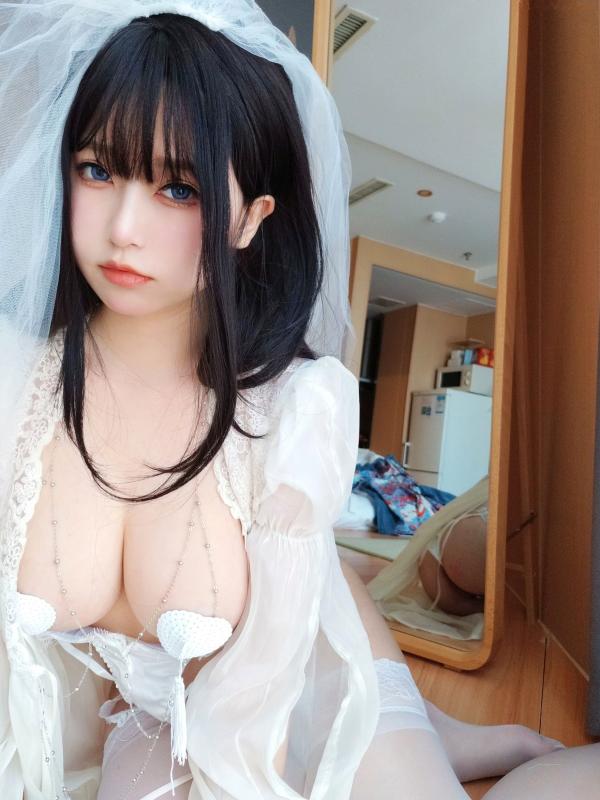   女主K-白双子：纯欲新娘婚纱私房，童颜巨乳极致诱惑，大尺度性感写真第10张图片