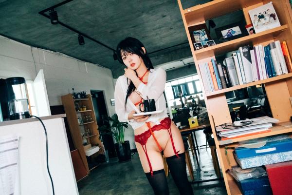   韩国美女琪雅Zia绳缚卷：红色蕾丝内衣搭配黑丝私房写真，极致火辣身材诱惑大尺度艺术摄影第1张图片