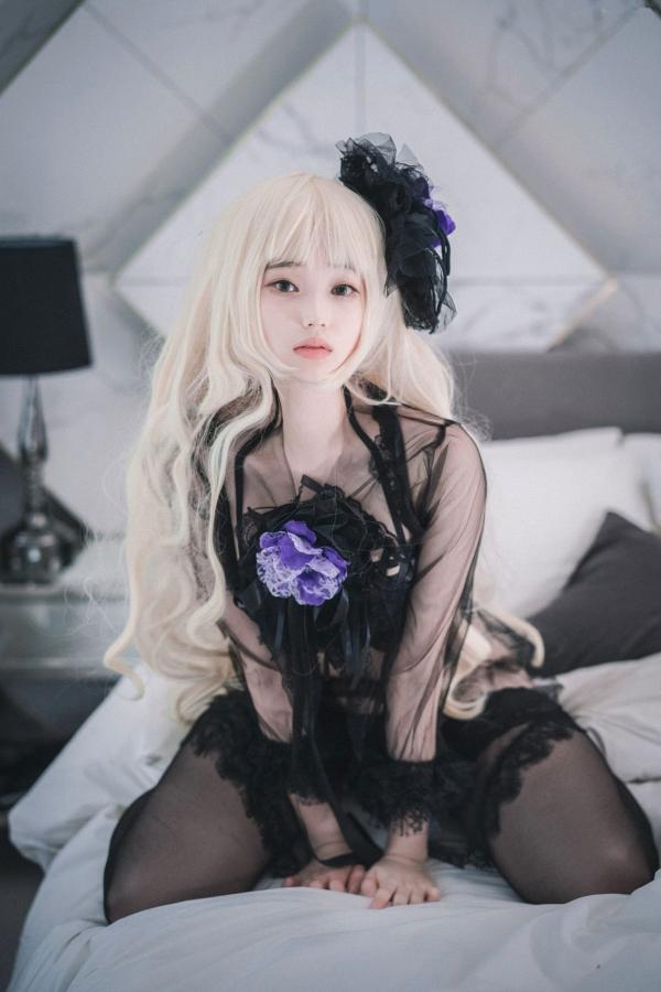    韩国美女Bambi斑比《命运之子》丽塔Cosplay：暗黑哥特风黑丝蕾丝内衣，精致白发造型诱惑写真第2张图片