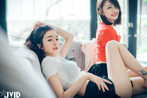    JVID-妍妍与辰辰-好色萝莉与巨乳御姐百合私房写真，唯美大尺度极致诱惑（2021.08.06）第4张图片