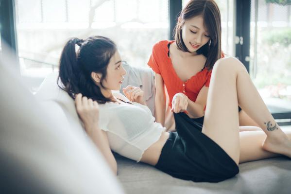    JVID-妍妍与辰辰-好色萝莉与巨乳御姐百合私房写真，唯美大尺度极致诱惑（2021.08.06）第5张图片