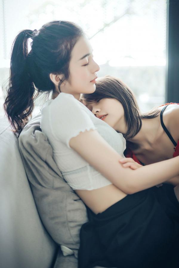    JVID-妍妍与辰辰-好色萝莉与巨乳御姐百合私房写真，唯美大尺度极致诱惑（2021.08.06）第9张图片
