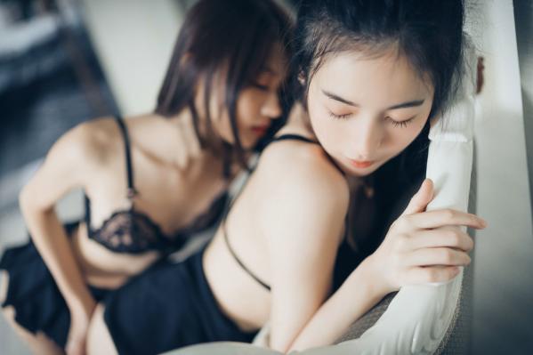    JVID-妍妍与辰辰-好色萝莉与巨乳御姐百合私房写真，唯美大尺度极致诱惑（2021.08.06）第26张图片