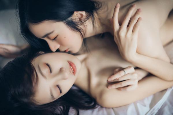    JVID-妍妍与辰辰-好色萝莉与巨乳御姐百合私房写真，唯美大尺度极致诱惑（2021.08.06）第63张图片