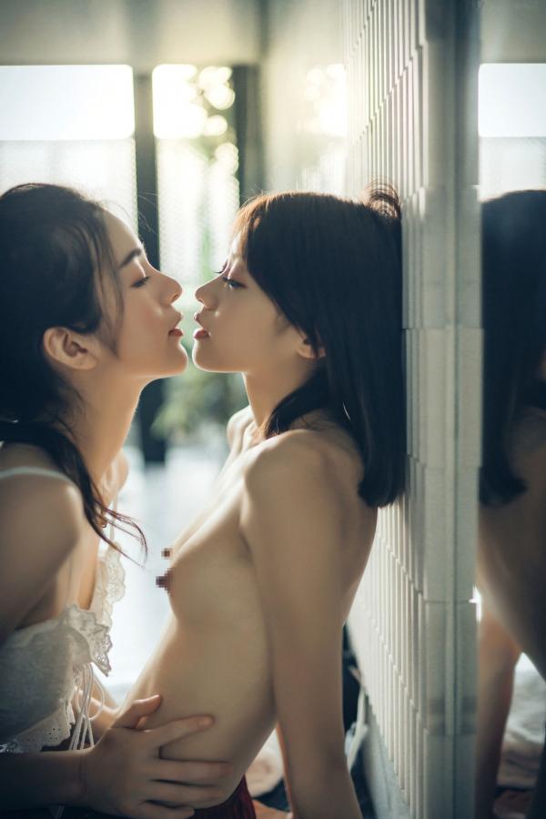    JVID-妍妍与辰辰-好色萝莉与巨乳御姐百合私房写真，唯美大尺度极致诱惑（2021.08.06）第86张图片