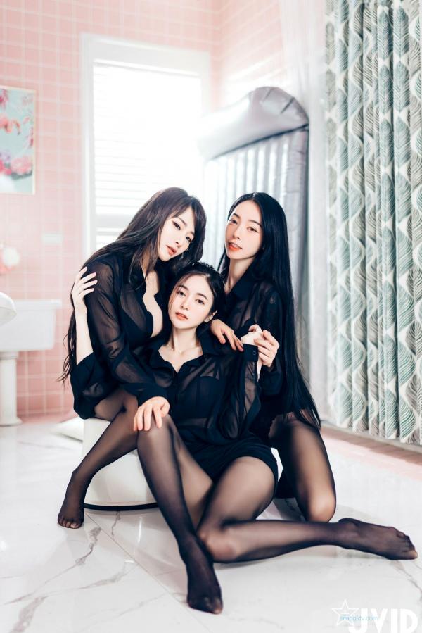    JVID乐乐与飘飘：职场诱惑下的黑丝终极奥义，双人私房亲密写真，极致身材视觉盛宴第7张图片