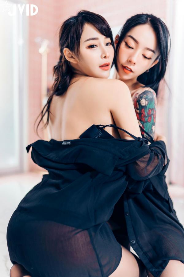    JVID乐乐与飘飘：职场诱惑下的黑丝终极奥义，双人私房亲密写真，极致身材视觉盛宴第52张图片