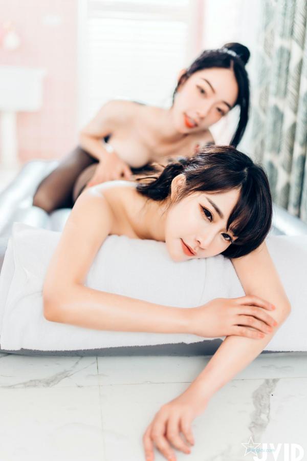    JVID乐乐与飘飘：职场诱惑下的黑丝终极奥义，双人私房亲密写真，极致身材视觉盛宴第102张图片