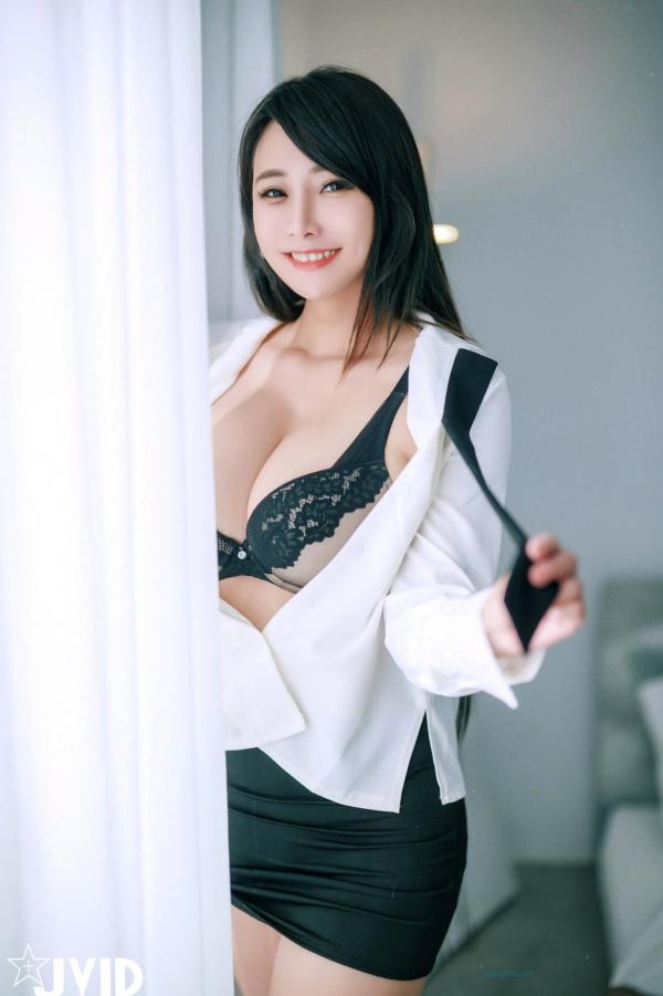    JVID乐乐私房写真：极致巨乳居家诱惑，无圣光大尺度冲击，绝美女神私密视觉分享第15张图片