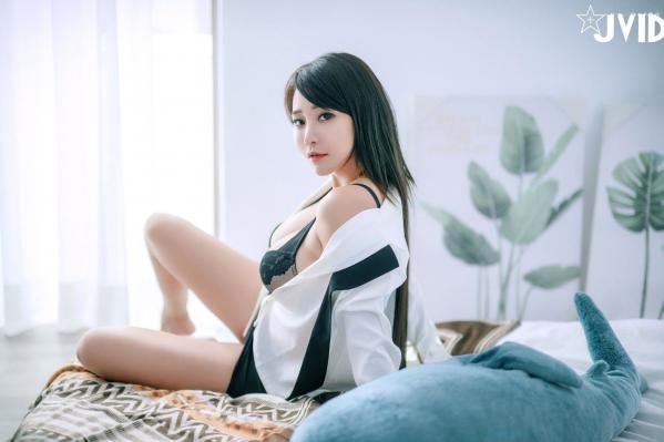    JVID乐乐私房写真：极致巨乳居家诱惑，无圣光大尺度冲击，绝美女神私密视觉分享第22张图片