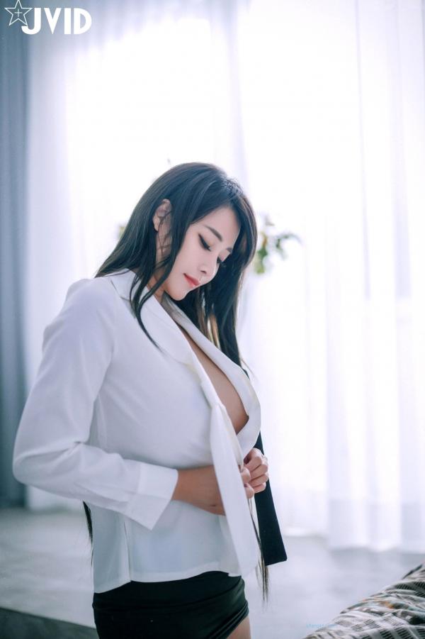    JVID乐乐私房写真：极致巨乳居家诱惑，无圣光大尺度冲击，绝美女神私密视觉分享第42张图片