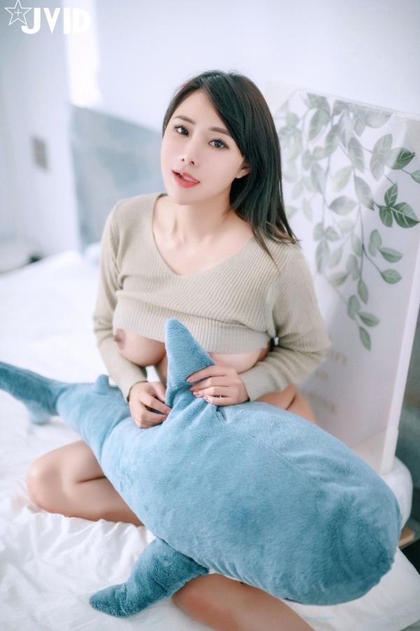    JVID乐乐私房写真：极致巨乳居家诱惑，无圣光大尺度冲击，绝美女神私密视觉分享第72张图片