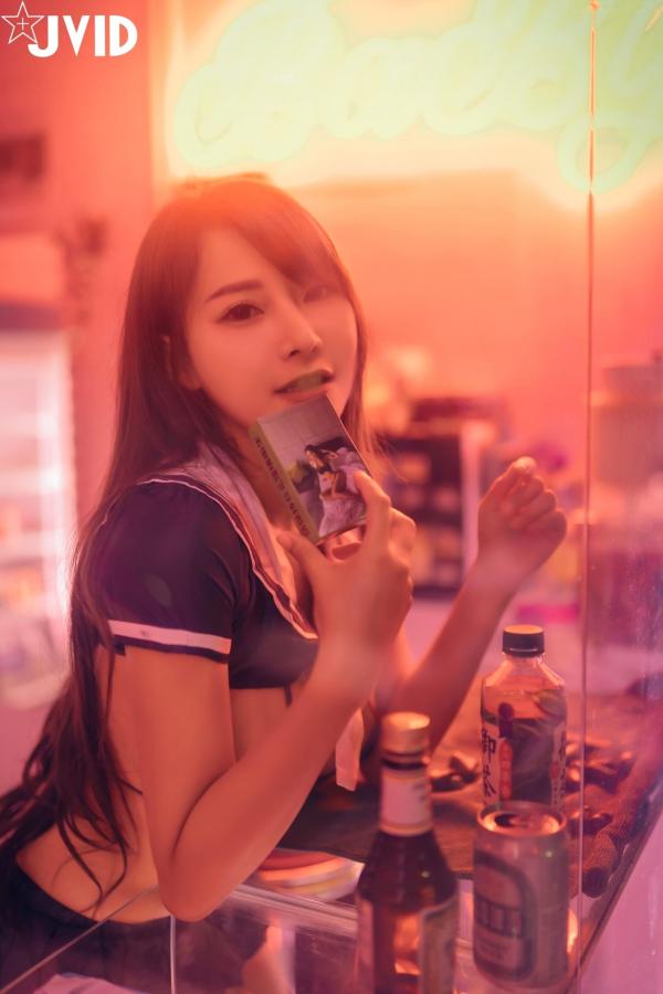    JVID-乐乐-槟榔西施：霓虹灯下的极致制服诱惑，火辣私房大尺度写真第16张图片