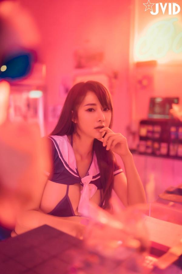    JVID-乐乐-槟榔西施：霓虹灯下的极致制服诱惑，火辣私房大尺度写真第17张图片