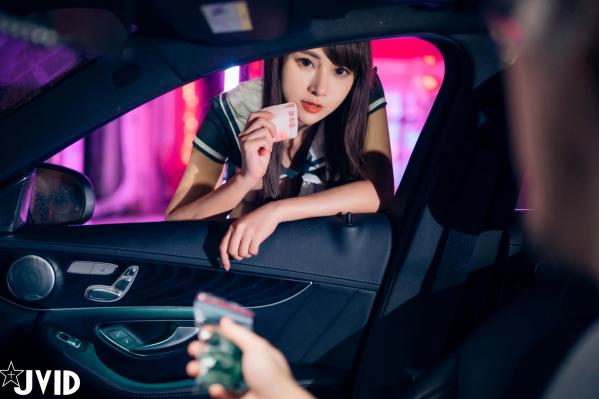   JVID-乐乐-槟榔西施：霓虹灯下的极致制服诱惑，火辣私房大尺度写真第31张图片