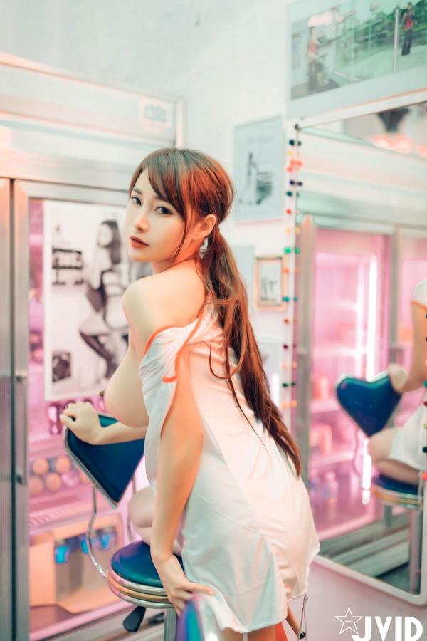    JVID-乐乐-槟榔西施：霓虹灯下的极致制服诱惑，火辣私房大尺度写真第66张图片