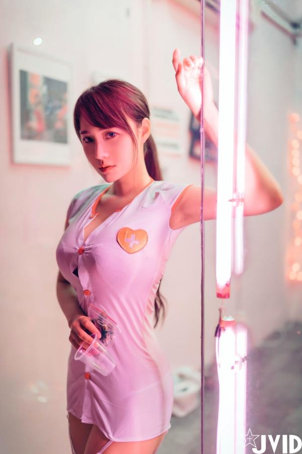    JVID-乐乐-槟榔西施：霓虹灯下的极致制服诱惑，火辣私房大尺度写真第70张图片