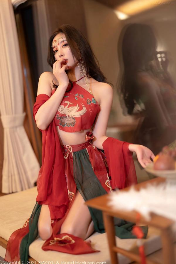    XiaoYu语画界-杨晨晨Sugar-丽江心愿旅拍红色古装肚兜-典雅古典韵味-酒店私房摄影第25张图片