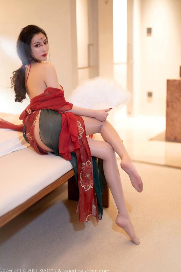    XiaoYu语画界-杨晨晨Sugar-丽江心愿旅拍红色古装肚兜-典雅古典韵味-酒店私房摄影第42张图片