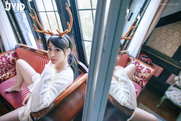    JVID-乐乐-完美曲线鹿角尤物，大尺度私房写真，性感针织与内衣角色扮演，白嫩肌肤极致诱惑第23张图片