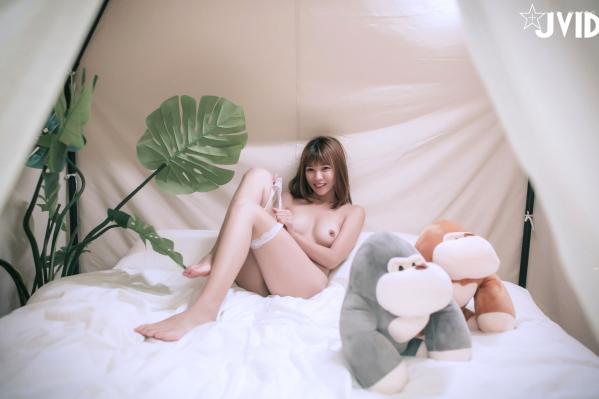   JVID-果寶寶-野外求生训练营-帐篷里的春天-唯美私房照，清纯诱惑居家写真第58张图片