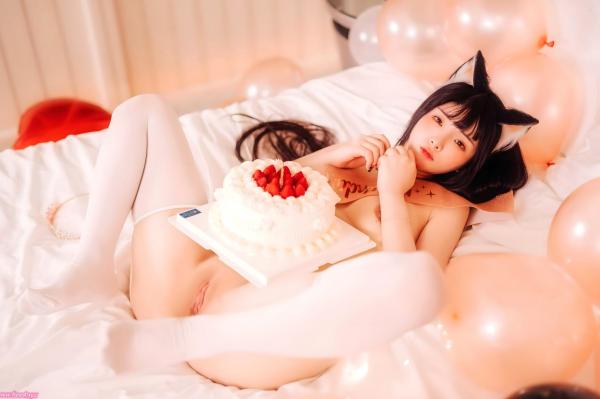    落落Raku-Happy-Birthday-Raku生日主题私房写真，猫女装扮配白丝诱惑，唯美居家生日派对盛宴第7张图片