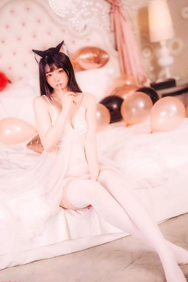    落落Raku-Happy-Birthday-Raku生日主题私房写真，猫女装扮配白丝诱惑，唯美居家生日派对盛宴第14张图片