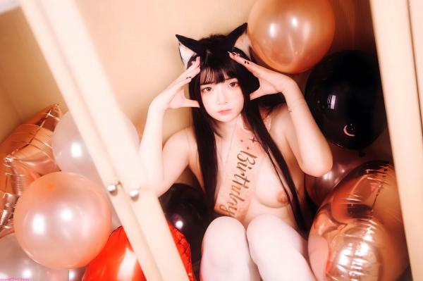    落落Raku-Happy-Birthday-Raku生日主题私房写真，猫女装扮配白丝诱惑，唯美居家生日派对盛宴第21张图片