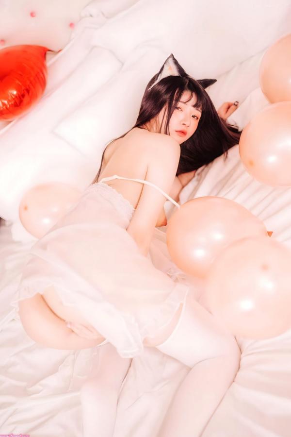    落落Raku-Happy-Birthday-Raku生日主题私房写真，猫女装扮配白丝诱惑，唯美居家生日派对盛宴第26张图片