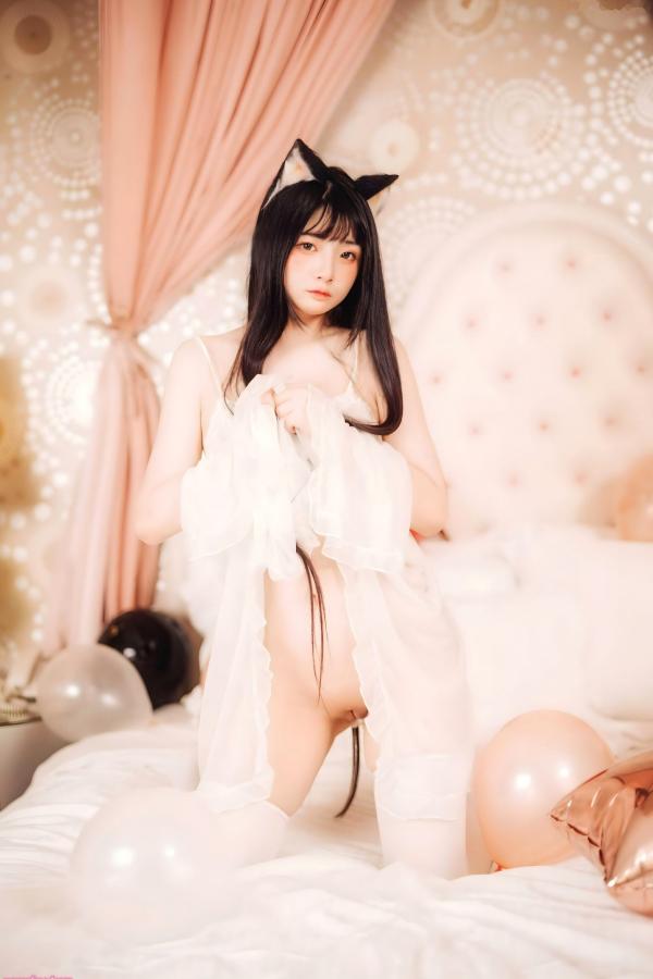    落落Raku-Happy-Birthday-Raku生日主题私房写真，猫女装扮配白丝诱惑，唯美居家生日派对盛宴第29张图片