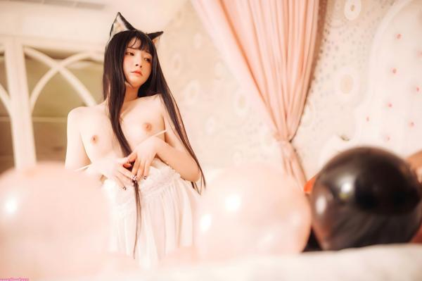    落落Raku-Happy-Birthday-Raku生日主题私房写真，猫女装扮配白丝诱惑，唯美居家生日派对盛宴第30张图片