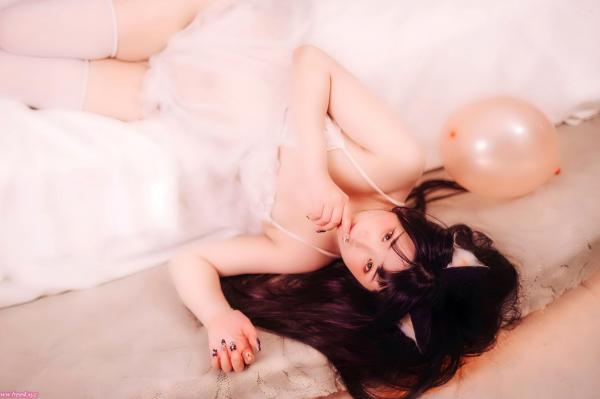    落落Raku-Happy-Birthday-Raku生日主题私房写真，猫女装扮配白丝诱惑，唯美居家生日派对盛宴第43张图片