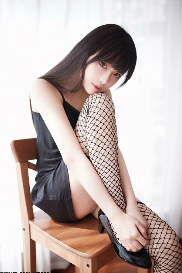    MTCos喵糖映画-Vol.463-《窗前女友》：居家黑丝美腿私房，清新女神的反差诱惑第2张图片