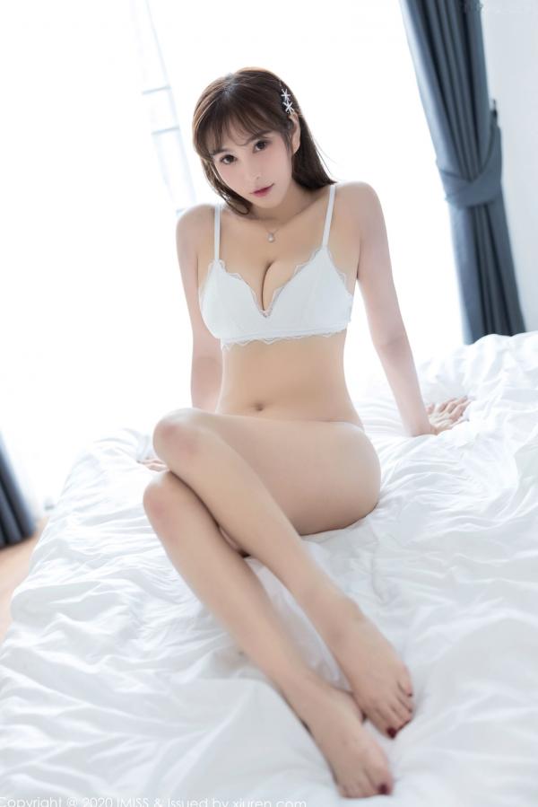    IMiss爱蜜社-441-Lavinia肉肉-清迈旅拍-纯白蕾丝内衣与黑色丝袜的诱惑-温婉迷人私房写真第51张图片