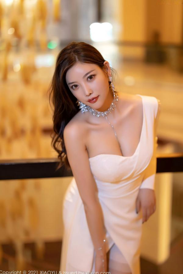    杨晨晨Sugar白色礼服女神写真，优雅长裙配白丝，尽显高贵冷艳性感气质，极品私房唯美视觉系列第20张图片