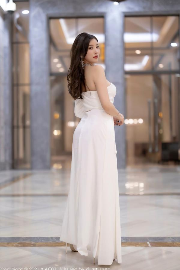    杨晨晨Sugar白色礼服女神写真，优雅长裙配白丝，尽显高贵冷艳性感气质，极品私房唯美视觉系列第26张图片