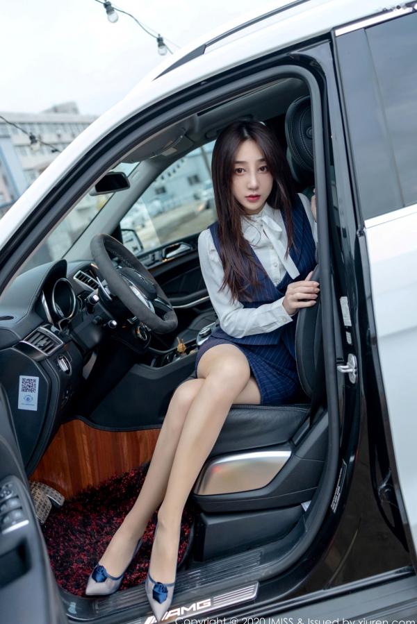    IMiss爱蜜社-438-九月生-OL职业装豪车内饰写真，极致丝袜美腿诱惑与干练通勤时尚第10张图片