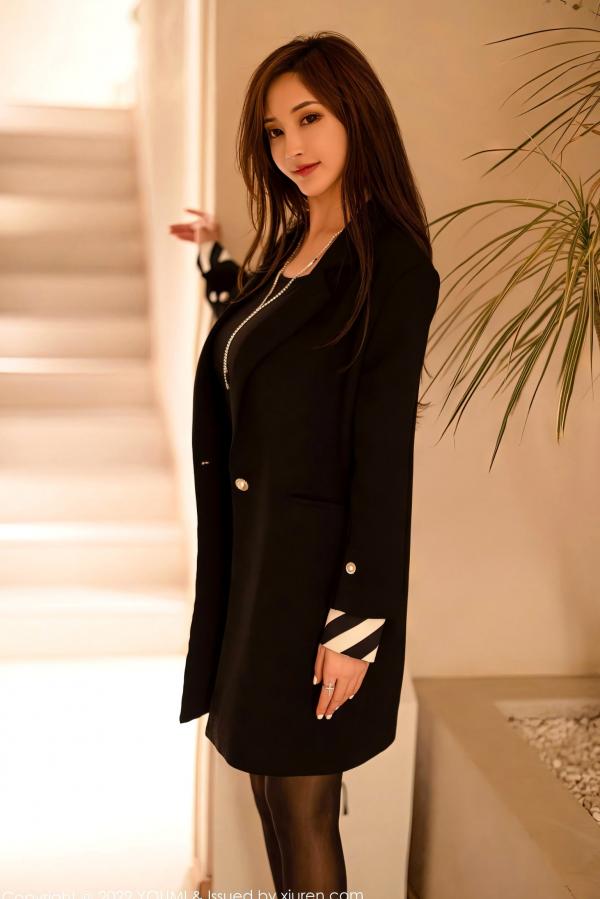    YouMi尤蜜荟-奶瓶土肥圆：极致黑丝诱惑写真，超薄丝袜勾勒曼妙曲线，卧室私房大尺度美图第1张图片