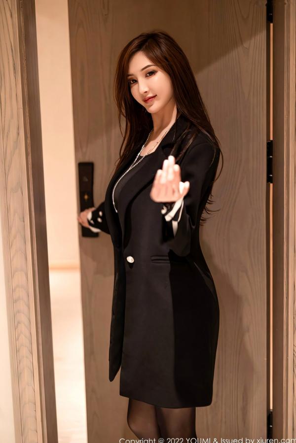    YouMi尤蜜荟-奶瓶土肥圆：极致黑丝诱惑写真，超薄丝袜勾勒曼妙曲线，卧室私房大尺度美图第4张图片