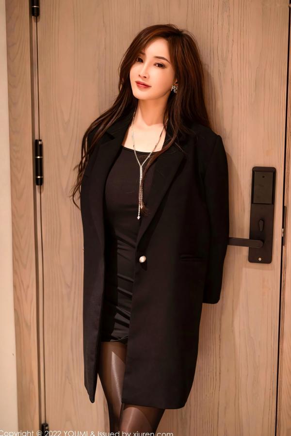    YouMi尤蜜荟-奶瓶土肥圆：极致黑丝诱惑写真，超薄丝袜勾勒曼妙曲线，卧室私房大尺度美图第5张图片