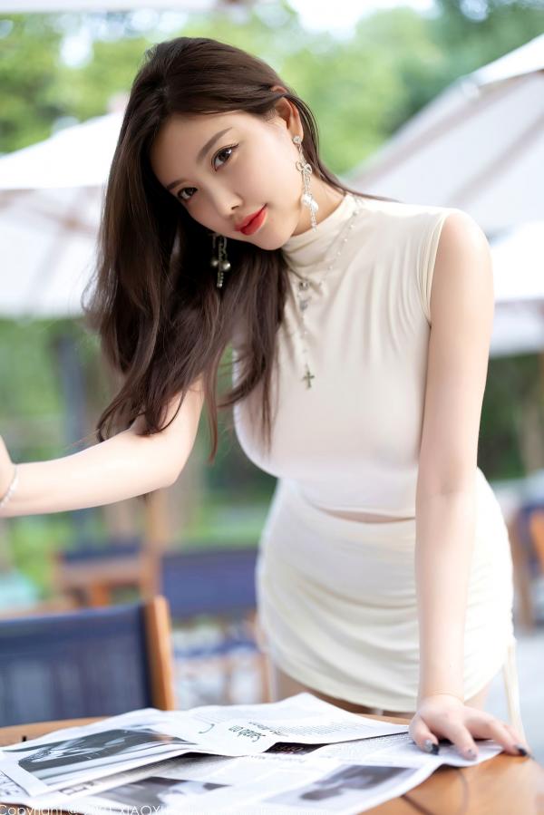    XiaoYu语画界 杨晨晨Sugar - 广西旅拍户外唯美写真，紧身白裙尽显傲人曲线，优雅清纯女神迷人诱惑第43张图片