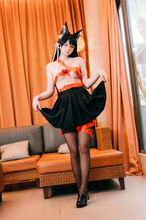    落落Raku-Love-Atago 角色扮演猫耳娘，黑丝制服诱惑，极致大尺度私房写真第4张图片