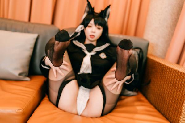    落落Raku-Love-Atago 角色扮演猫耳娘，黑丝制服诱惑，极致大尺度私房写真第16张图片