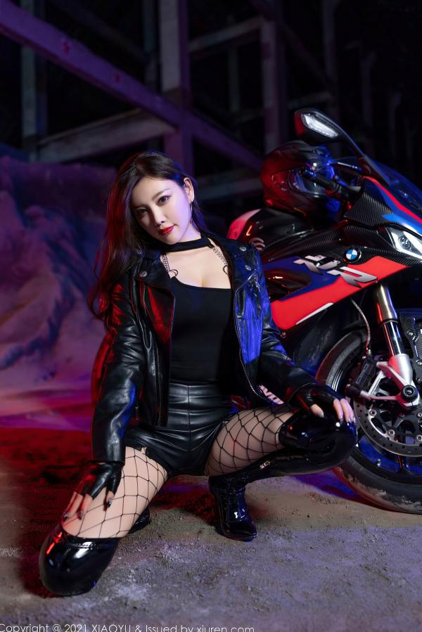    XiaoYu语画界-638-杨晨晨Sugar：夜幕下机车女郎写真，黑色皮衣皮裤搭配诱惑渔网袜与高跟长靴，极致演绎飒爽与性感。第7张图片