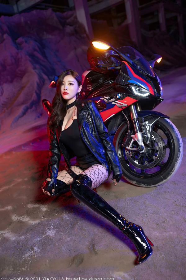    XiaoYu语画界-638-杨晨晨Sugar：夜幕下机车女郎写真，黑色皮衣皮裤搭配诱惑渔网袜与高跟长靴，极致演绎飒爽与性感。第12张图片